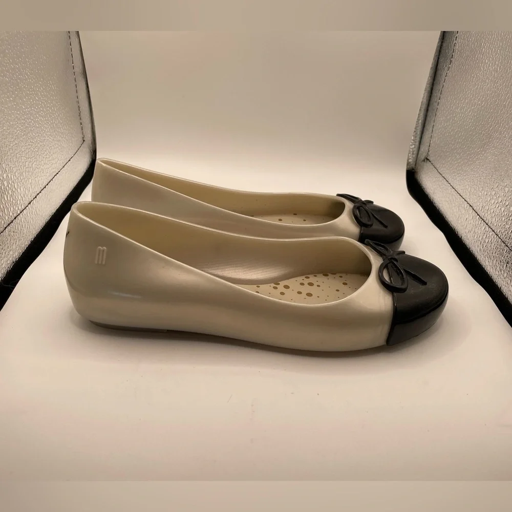 Mini Melissa Vegan Black and Cream now Flats size 3 girls